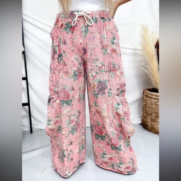 DAVI & DANI Floral Wide-Leg Cargo Pants — Pink & Yellow - Picture 2 of 8